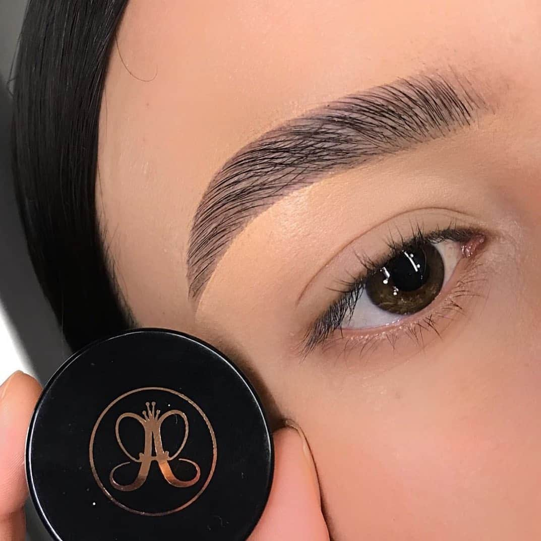 Anastasia Beverly Hillsさんのインスタグラム写真 - (Anastasia Beverly HillsInstagram)「A favorite for so many #Dipbrow pomade is a all can do brow product  @mayra_leon_ is using the pomade in Dark Brown」11月8日 6時02分 - anastasiabeverlyhills