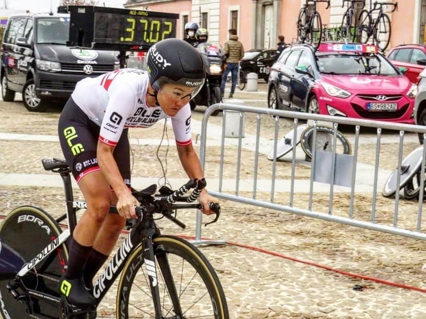 與那嶺恵理のインスタグラム：「#TimeTrail on Stage 2 ✅  Go into last day of 2020 season 💨💨 . . Pancake flat criterium 🥞 stage 3 !!! Finally & Really final of the season !! so, Enjoy to race with @alebtcljubljana 🧡✌🏻  . . 📸: @yukaritsushima1  #今日のエリさん　#alebtcljubljana2020 #rudyproject #alecycling #cipollini #prologo #campagnolo」