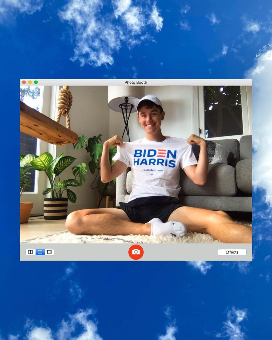 コナー・フランタのインスタグラム：「This is West Hollywood rn (swipe over). I put on my Biden/Harris shirt and ran down 10 miles down Santa Monica blvd to join the celebrations. There’s nothing but pure joy in the air. We did it. We actually did it. 💙!!!!」