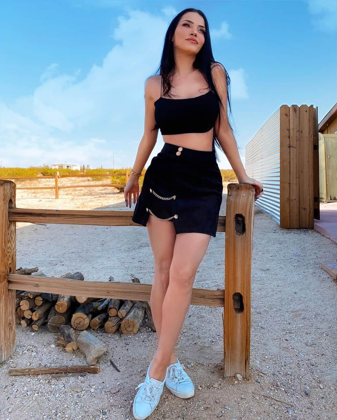 Claudia Alendeさんのインスタグラム写真 - (Claudia AlendeInstagram)「Desert 🌵」11月8日 7時43分 - claudiaalende