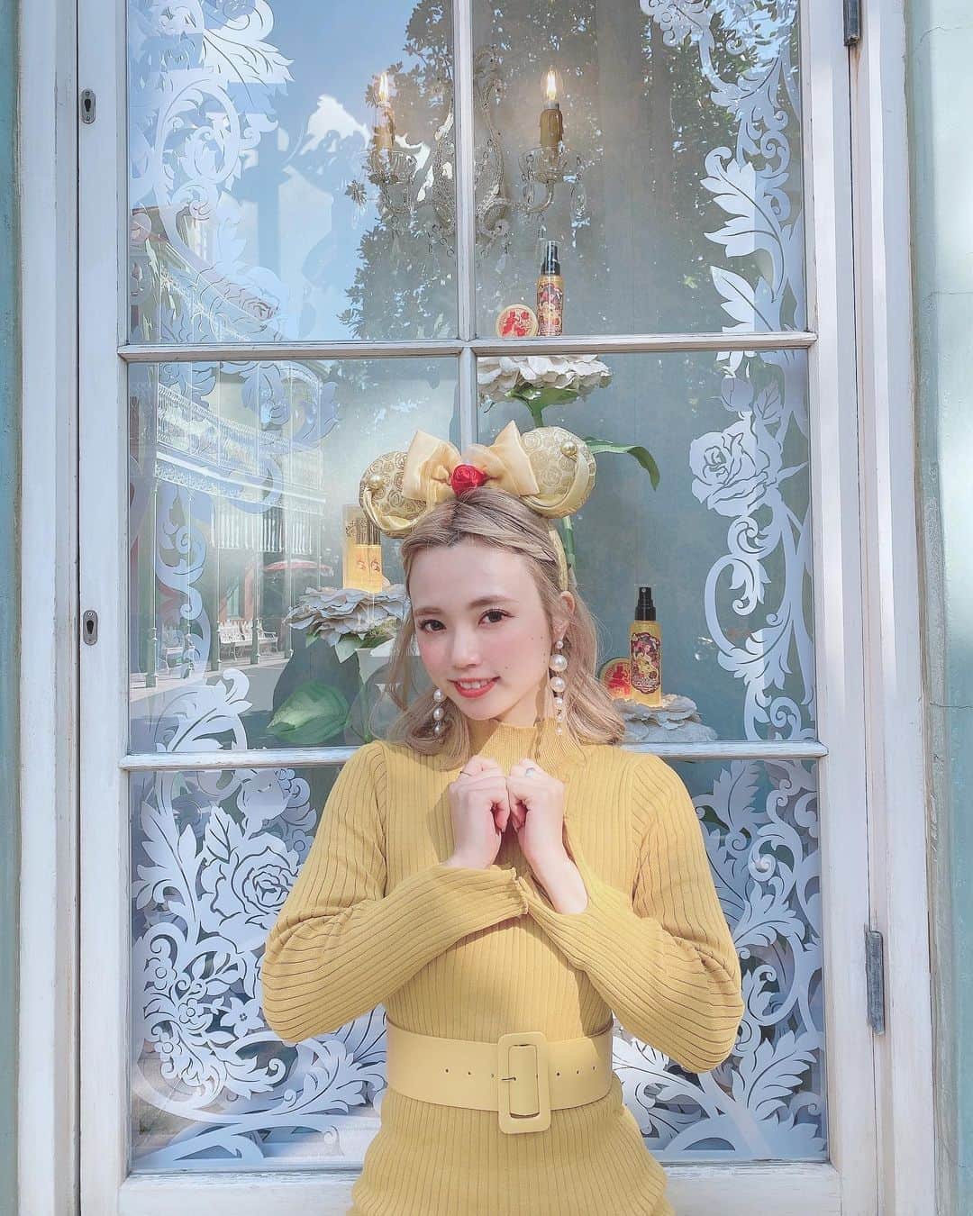 yokoのインスタグラム：「. ああ、、また魔法のものがたり乗りたいなあ、、😣💛💛💛 . . . . . . . . . . . . . . . . . . #ベルコーデ#美女と野獣#バウンドコーデ#disney#ディズニーランド#美女と野獣魔法のものがたり #エンタメ活動を止めない #アジア一のエンターテインメント #burlesque#burlesque lesquetokyo#バーレスク東京#ダンサー#透明少女#model#hairmake#makeup#love#ootd#fashion#instagood#instalike#instafashion#tokyo #お洒落さんと繋がりたい#カメラ好きな人と繋がりたい#モデル#東京」