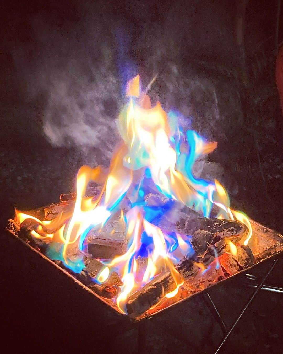 IKEさんのインスタグラム写真 - (IKEInstagram)「火の綺麗な瞬間を捉えるのは難しい。  火は愛せるきれいだなぁ🔥」11月8日 7時59分 - ike1984official