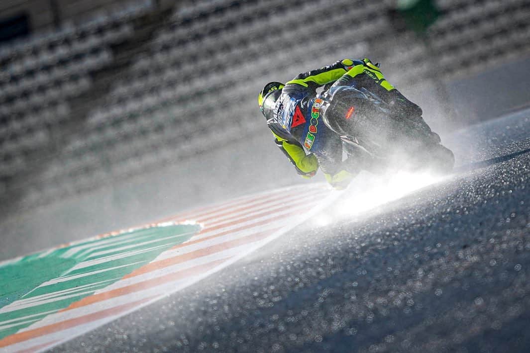 バレンティーノ・ロッシのインスタグラム：「Valencia Circuit,Spain Saturday,official practice 📸 @falex79 @gigisoldano」