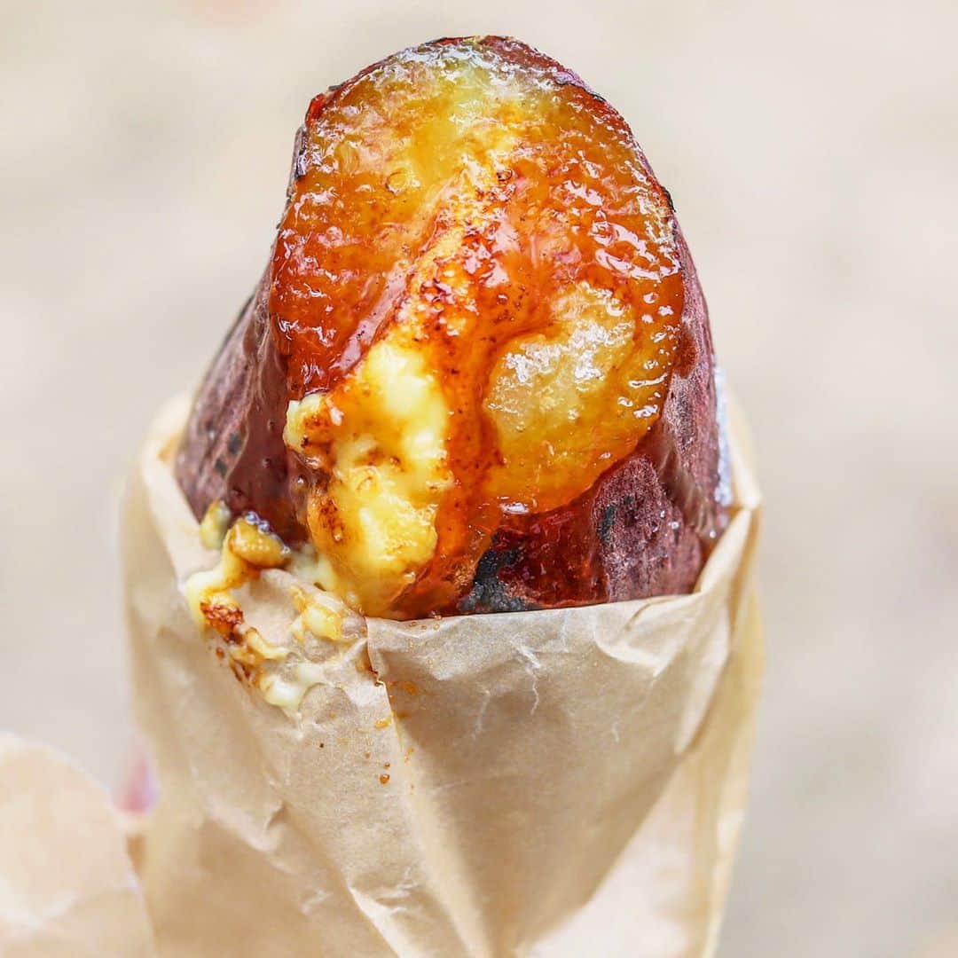 きょん。さんのインスタグラム写真 - (きょん。Instagram)「.  .  Potatolabo 本店 @potatolabo  芋食えば ブリュレ鳴る鳴る "蜜芋ブリュレ”。  Have a break,  have a sweetpotato🍠  #potatolabo#osaka #sweets#japanesegourmet」11月8日 8時35分 - kyon_tokiiro