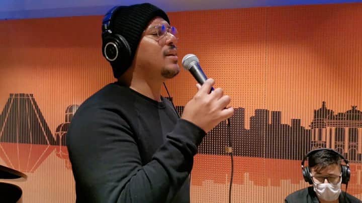 Sorriso Marotoのインスタグラム：「Sinal Vital / 50 Vezes / Ainda Gosto De Você pro Teleton 2020. A edição desse ano foi diferente, mas o propósito de unir música com solidariedade nunca muda. É sempre uma honra fazer parte! Continuem doando. 🙏🏽 @teletonoficial」