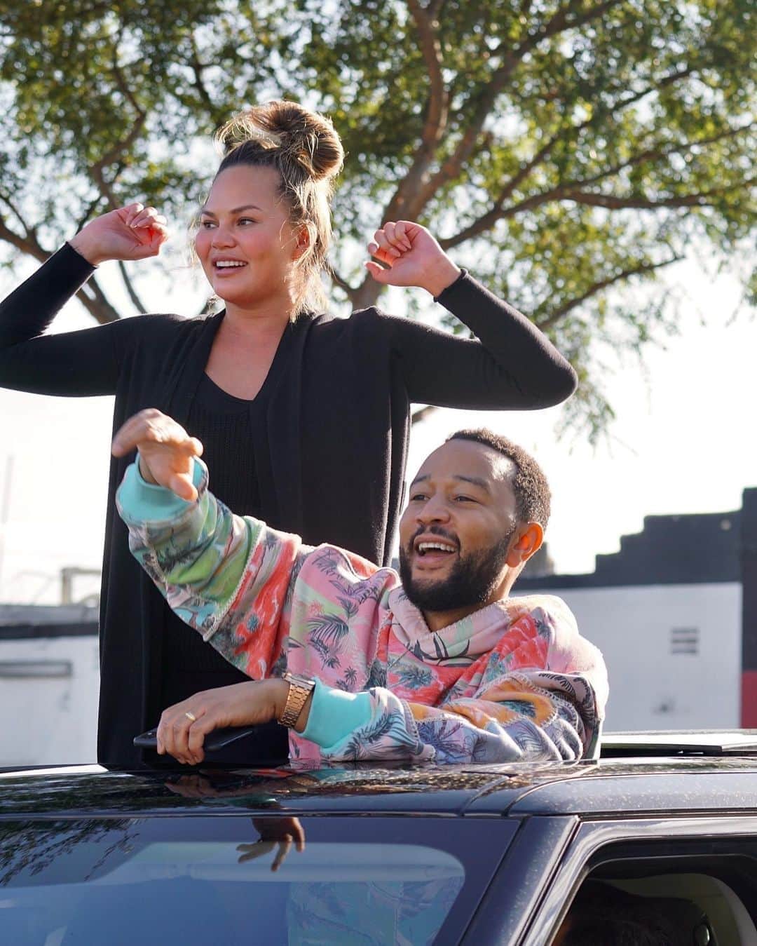 Just Jaredさんのインスタグラム写真 - (Just JaredInstagram)「John Legend and Chrissy Teigen were seen hanging out the windows of their car while celebrating Biden’s victory alongside fans in West Hollywood. Tap this photo at the LINK IN BIO to see over 70 amazing photos from this moment!  #ChrissyTeigen #JohnLegend Photos: Backgrid」11月8日 8時44分 - justjared