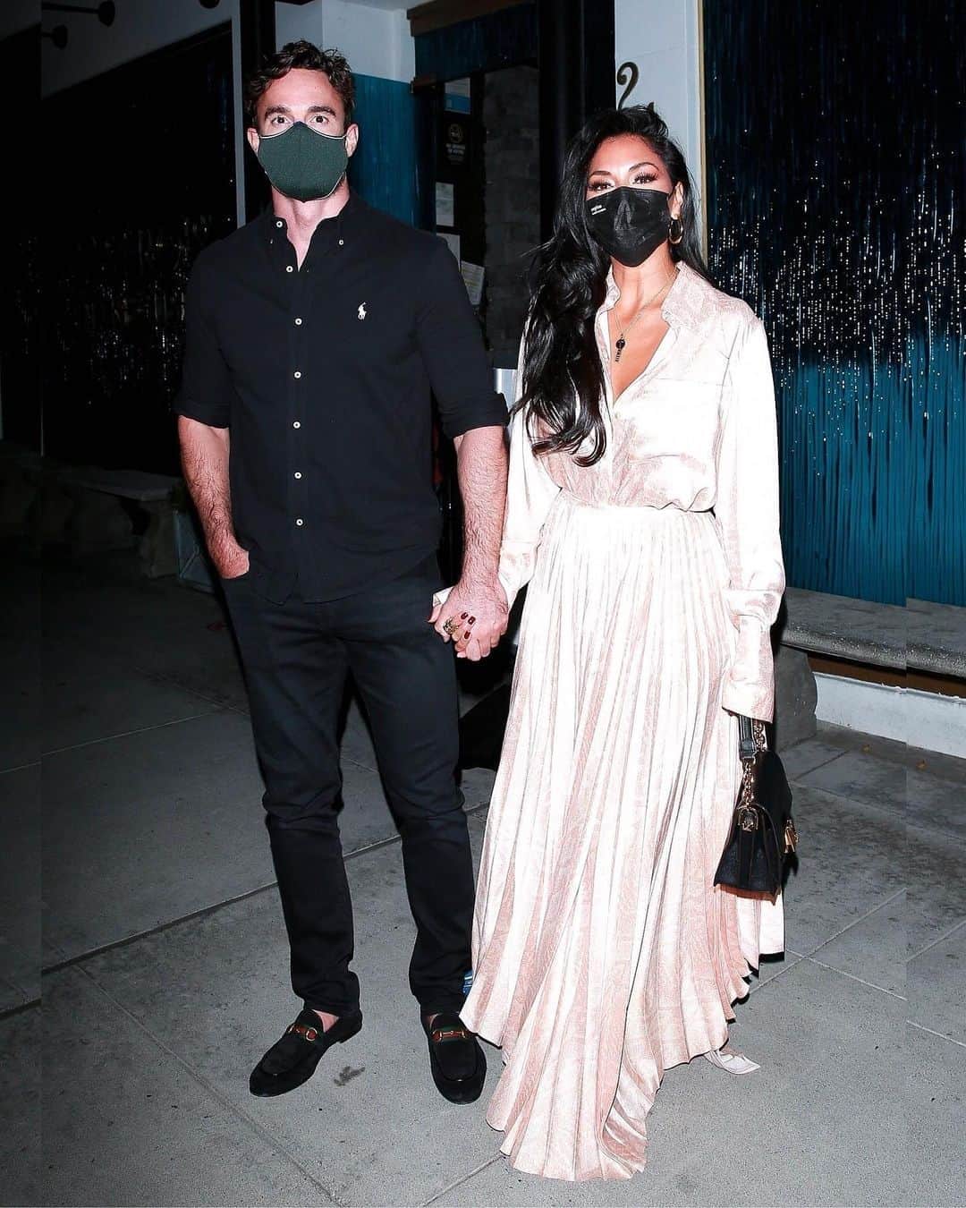 Just Jaredさんのインスタグラム写真 - (Just JaredInstagram)「Hot couple Nicole Scherzinger and Thom Evans went out for dinner on Friday night to celebrate their one-year anniversary! #NicoleScherzinger #ThomEvans Photos: Backgrid」11月8日 9時05分 - justjared