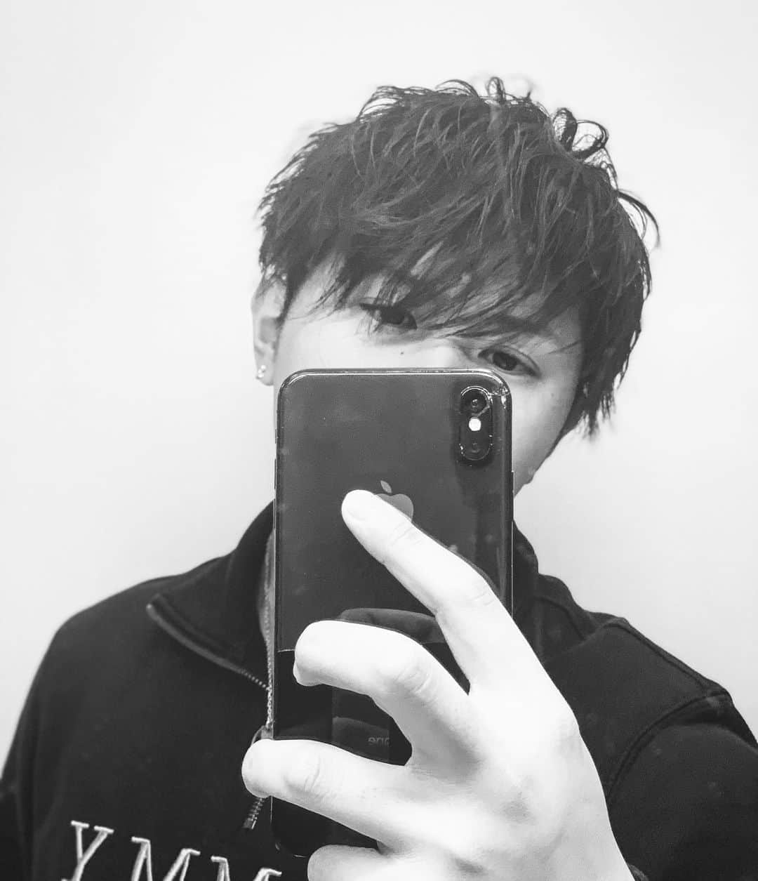 翔ちゃんのインスタグラム：「#monochrome  #hair」