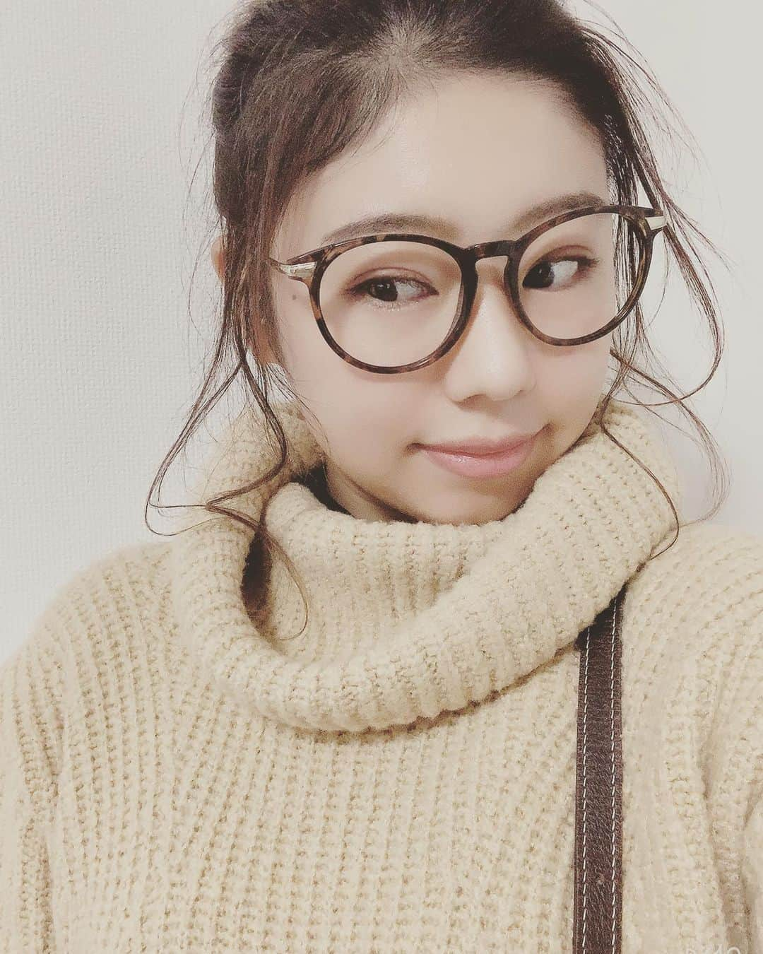 細田采花さんのインスタグラム写真 - (細田采花Instagram)「今日は久しぶりにメガネつけてみました！」11月8日 20時13分 - raripy.skating