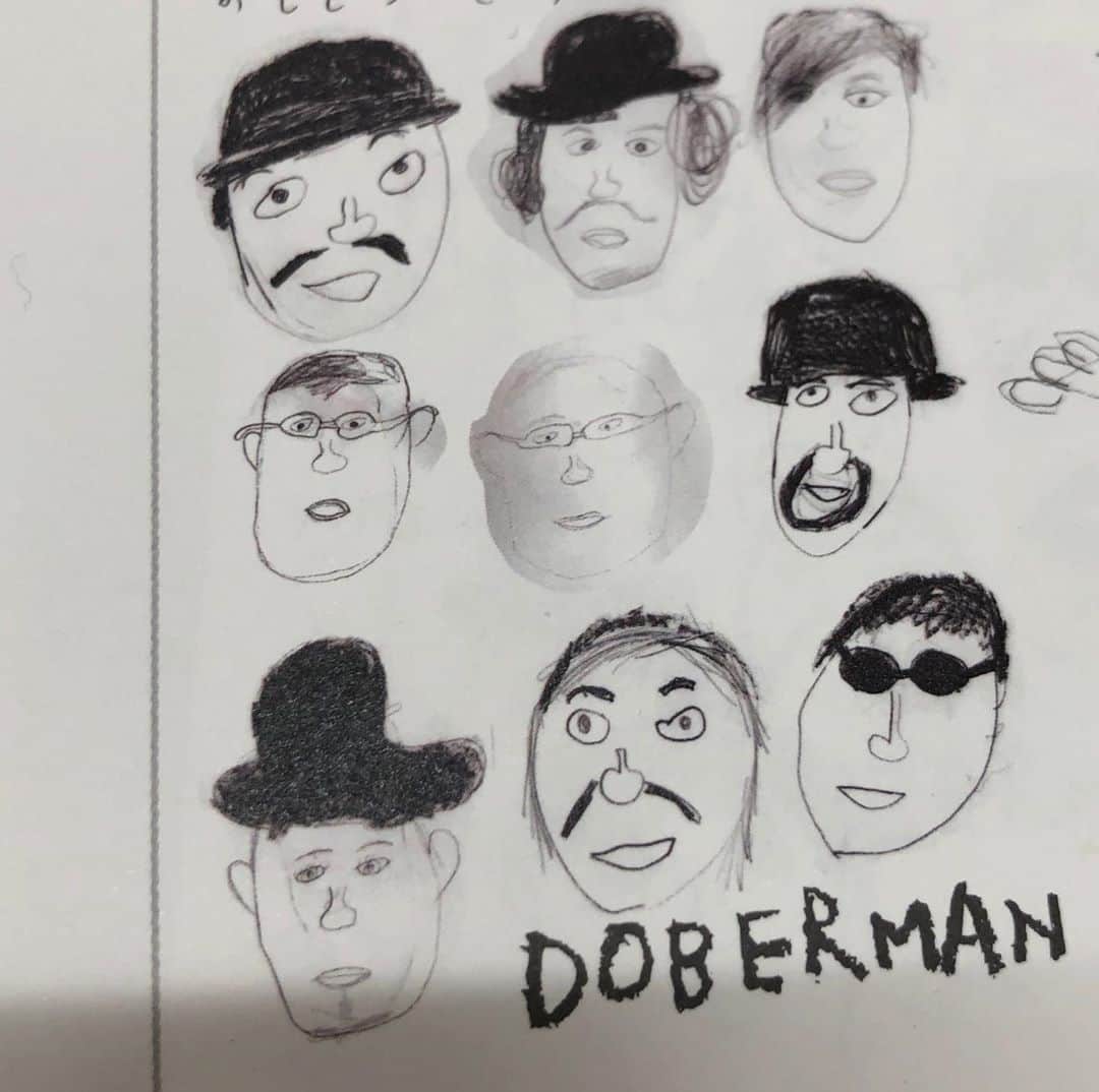 シーサーのインスタグラム：「・ ・ 子供達が描いてくれた DOBERMANメンバー💯 バンドの新しいアー写◎ ウレシイがすぎる！ ピス！  #ロックスフォーチル #rocksforchile #DOBERMAN_ska #DOBERMAN_band #似顔絵コンテスト」
