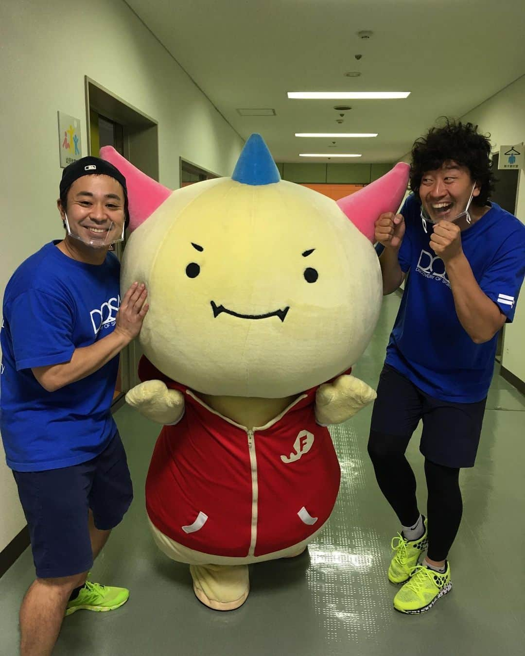 高道さんのインスタグラム写真 - (高道Instagram)「【DOSAスポーツ能力測定会】﻿ ﻿ 今回は福井県敦賀市の敦賀市総合運動公園で子どもたちの測定会のお手伝いしてきました。﻿ ﻿ ゲストは篠原信一さん！﻿ おそらく今日の敦賀市はこの方のお陰でめちゃくちゃ熱かったと思います！﻿ ネタもやらせて頂き、最高の1日過ごさせてもらいました！﻿ ﻿ 測定会は全国でやってますので、またどこかでお会いしましょう😆﻿ ﻿ #DOSA #スポーツ能力測定会 #モーションキャプチャ #柔道 #オリンピック #篠原信一 さん #女優 #真木恵未 さん #芸人 #大狸ぽんぽこ #みんなのたかみち#Eテレ #わらたまドッカーン #日テレ #シューイチ #帰ったん #福井県 #敦賀市 #敦賀市総合運動公園 #ゆるキャラ #ハピりゅう」11月8日 20時15分 - minnanotakamichi