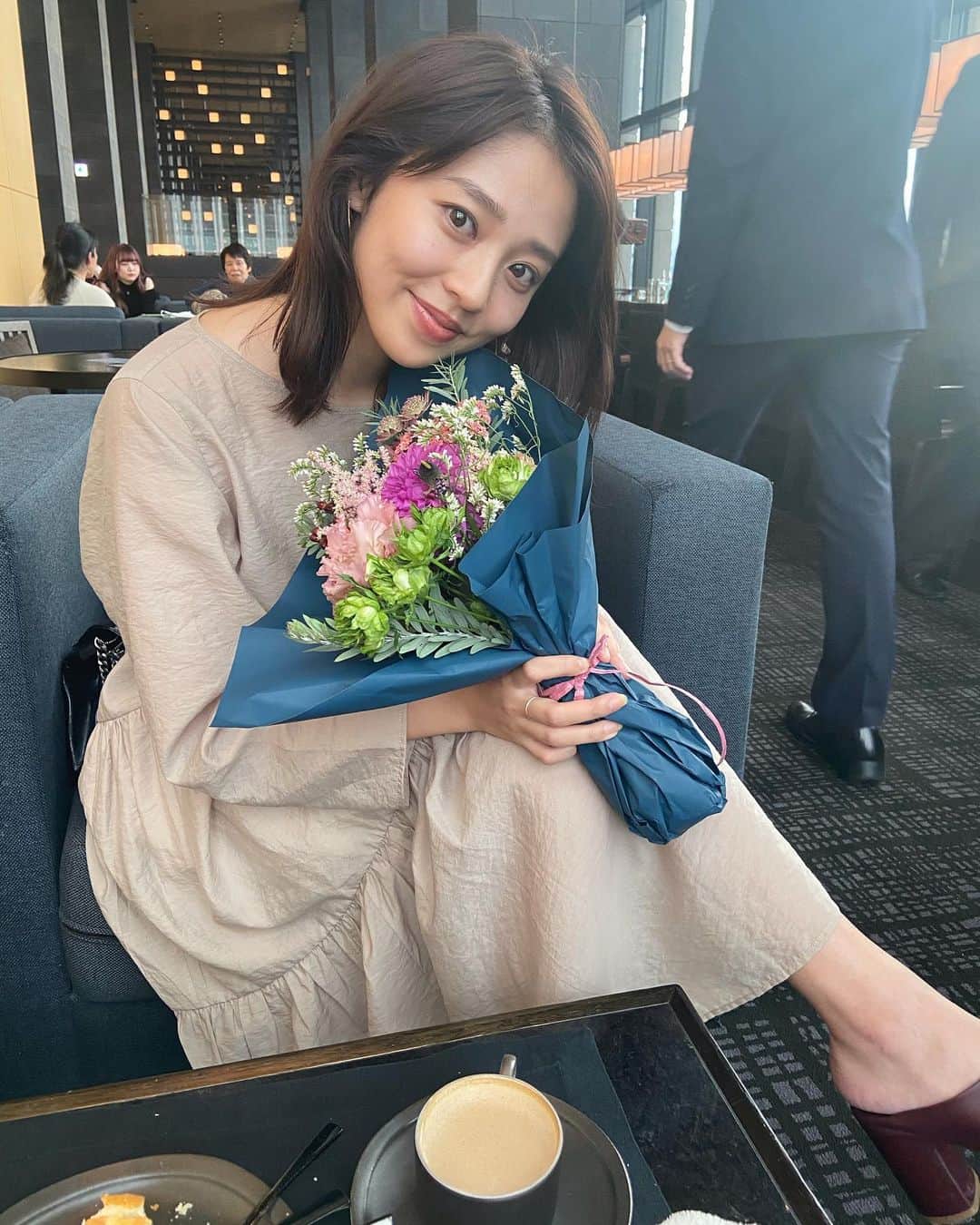 江藤百香のインスタグラム：「23歳になりました！ 今日はだいすきな2人がお祝いしてくれました。ありがとう ☺️❤️ メッセージを送ってくれた方々もありがとうございます！！！ これからも宜しくお願いします😊」