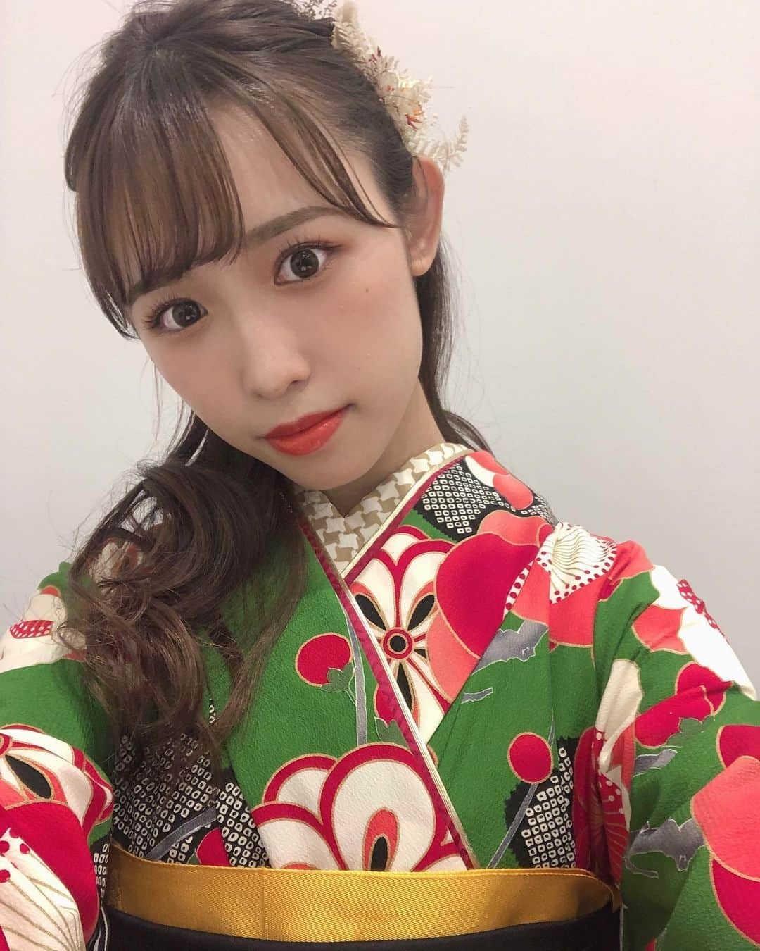 山本瑠香のインスタグラム：「👘お知らせ👘  セルフィットのフォトコンテストへの投票ありがとうございました🌷  この度！ セルフィットがお得なキャンペーンを開始します！ 袴レンタルのご利用で3,000円割引💫 卒業式の袴レンタルはセルフィットがおすすめです☁️  詳細は @selfit_misscam をチェックしてください🌿  #ミスキャンxセルフィット#セルフィット #ミスキャン#袴#卒業袴#卒業式袴#袴レンタル#関学#ミス関学#ミスキャンパス関西学院#着物#着物ヘア#着物コーディネート#着物レンタル」