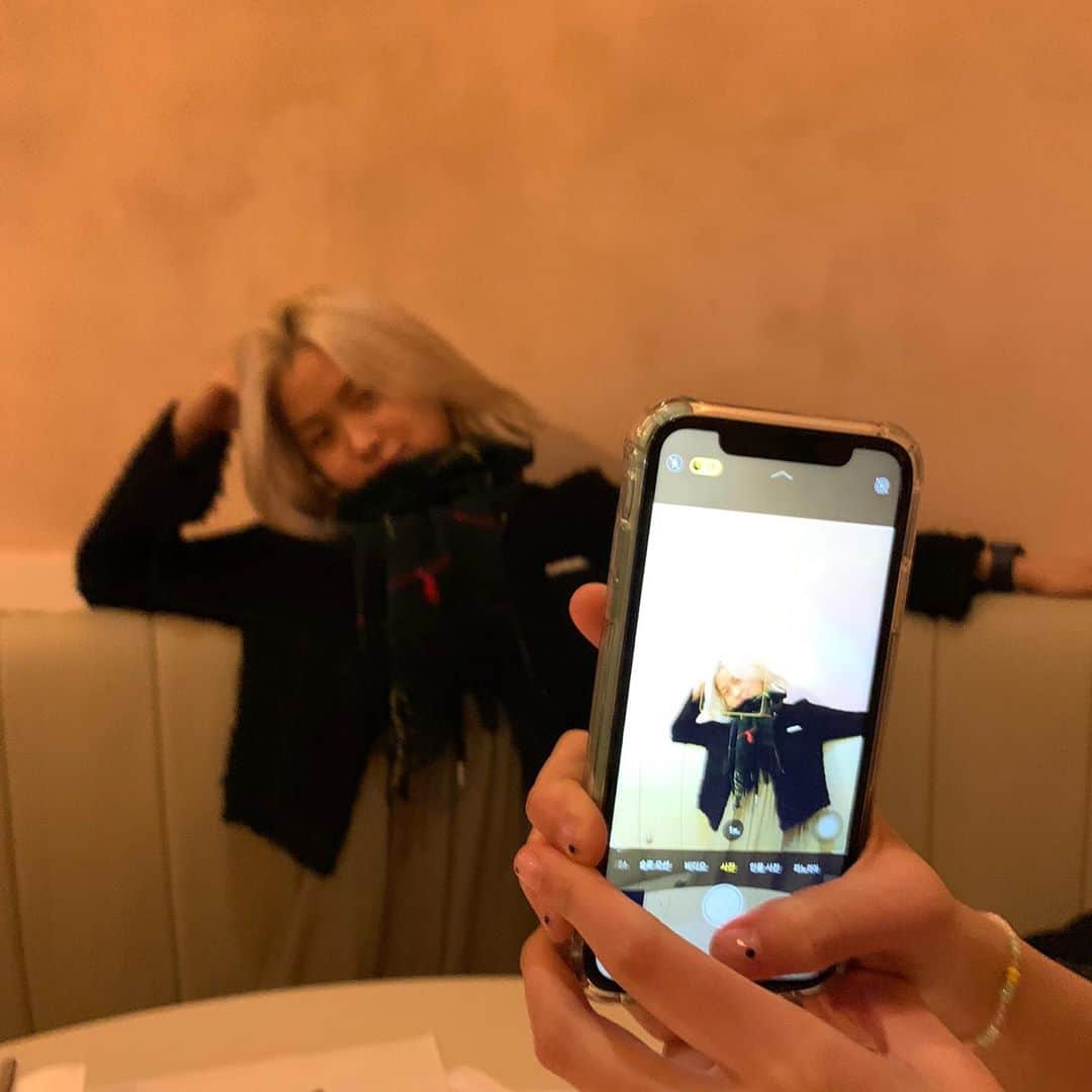 ITZYさんのインスタグラム写真 - (ITZYInstagram)「With my loves😌」11月8日 19時36分 - itzy.all.in.us