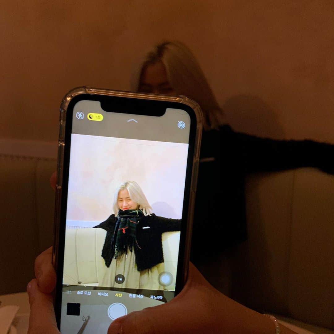 ITZYさんのインスタグラム写真 - (ITZYInstagram)「With my loves😌」11月8日 19時36分 - itzy.all.in.us
