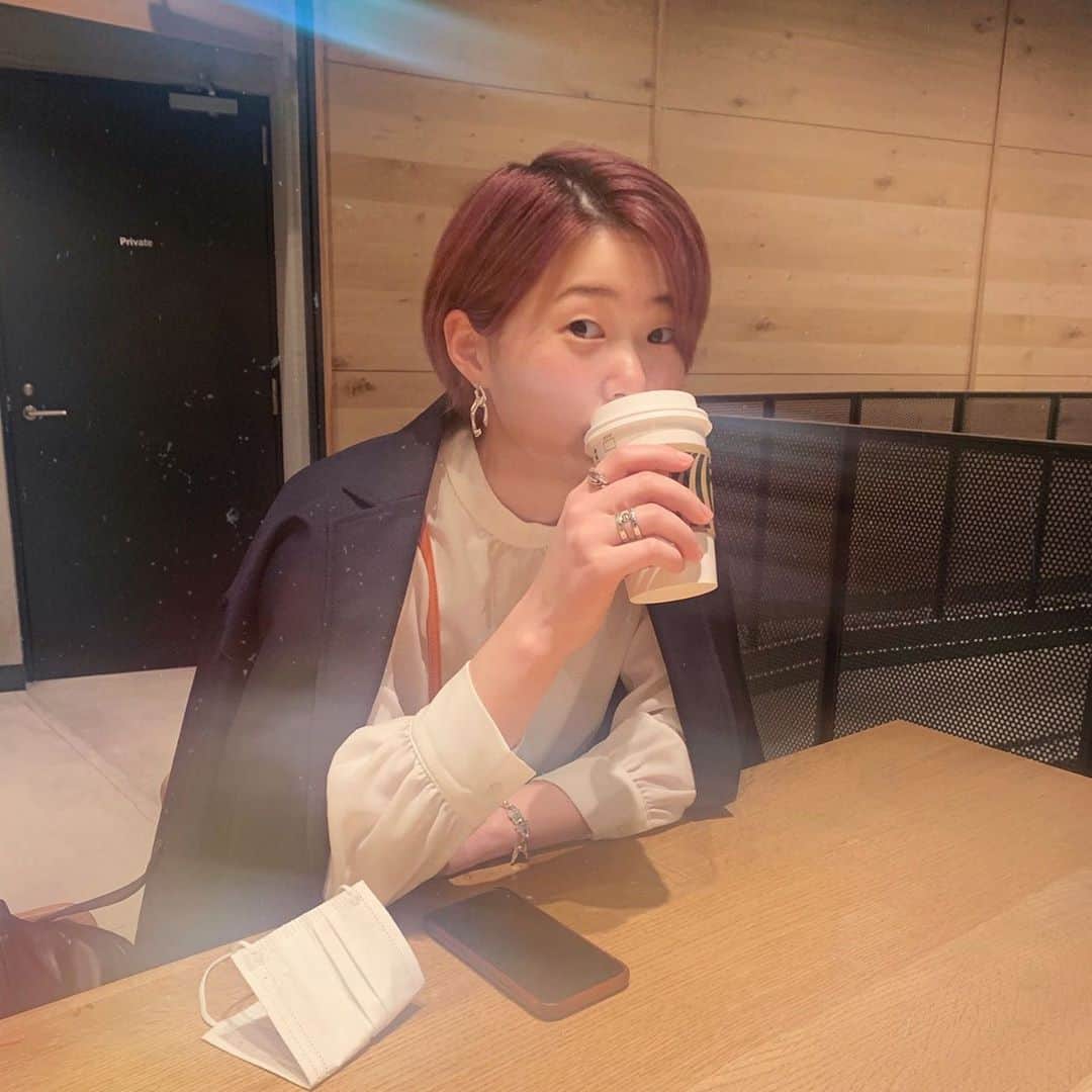 佐藤つば冴のインスタグラム：「ほうじちゃ！😧 . . #starbucks #☕️」