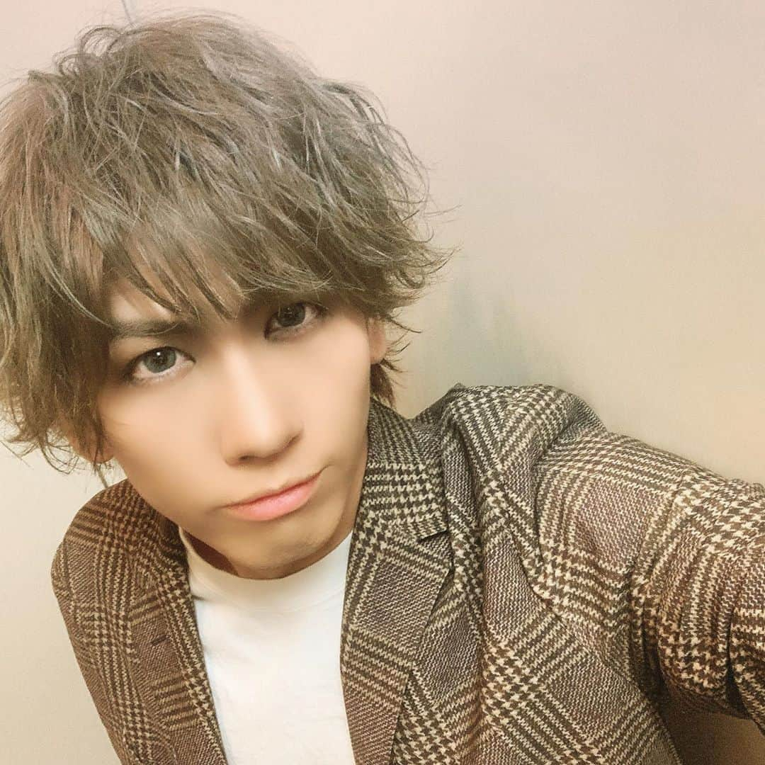 TAKUMA さんのインスタグラム写真 - (TAKUMA Instagram)「バラードセレクションin香川！！ やってきました！ 2日間ありがとう✨  バラードセレクションは演奏してて新たな発見がたくさんあってたのしいです🎊  他の会場も楽しみにしててくれ🔥  参加してくれた皆さまありがとうございましたー！！  次は関西ブロックやるぜ🔥  #たんさん #ギルド #香川 #高松gethall  #バラードセレクション」11月8日 19時42分 - tan_tan_dayo