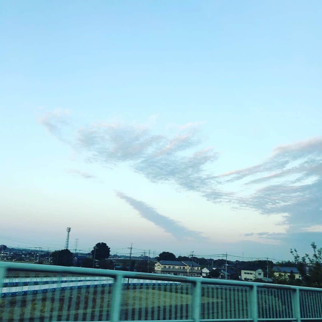 福田葉子さんのインスタグラム写真 - (福田葉子Instagram)「疲れた時こそゴルフへ。朝6時半から半日、仕事のことを考えずラウンドに没頭できました。埼玉のおごせGCは山頂からの眺めがいいゴルフ場。前半と後半でグリップ変えたら一気にスコアが縮まりました。ゴルフって面白いなー。からの焼肉と生ビール、最高です。 あとは帰宅して「麒麟がくる」観て爆睡するだけー。至福の日曜日。 #weekend #golf #earlybird #refresh #fun #sunnyday #週末　#ゴルフ　#おごせゴルフクラブ #ストレス発散 #焼肉　#大河ドラマ　#麒麟がくる #日曜日」11月8日 19時48分 - yoyoyokoko