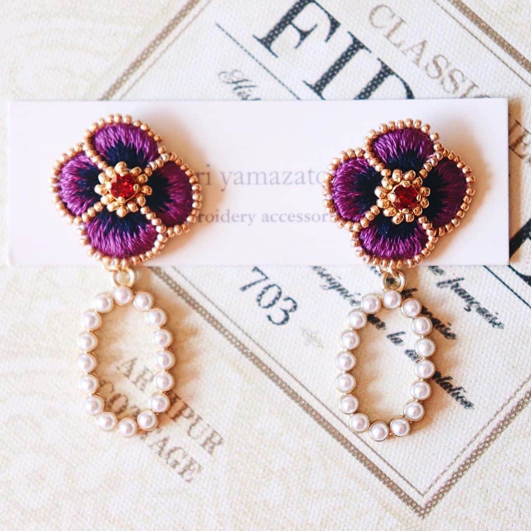 handmade shopのインスタグラム：「ただ今online shopオープン中です👼﻿ ﻿ プロフィールのリンクからご覧ください﻿ ﻿ sold outが増えてきたので﻿ 悩まれている方はお早めに☺️﻿ ﻿ 引き続きonline shopは﻿ オープンしておりますので﻿ お買い物をお楽しみください🌟﻿ ﻿ コンビニ払いや銀行振込みの方は﻿ ご入金忘れのないようお願いいたします🙏」