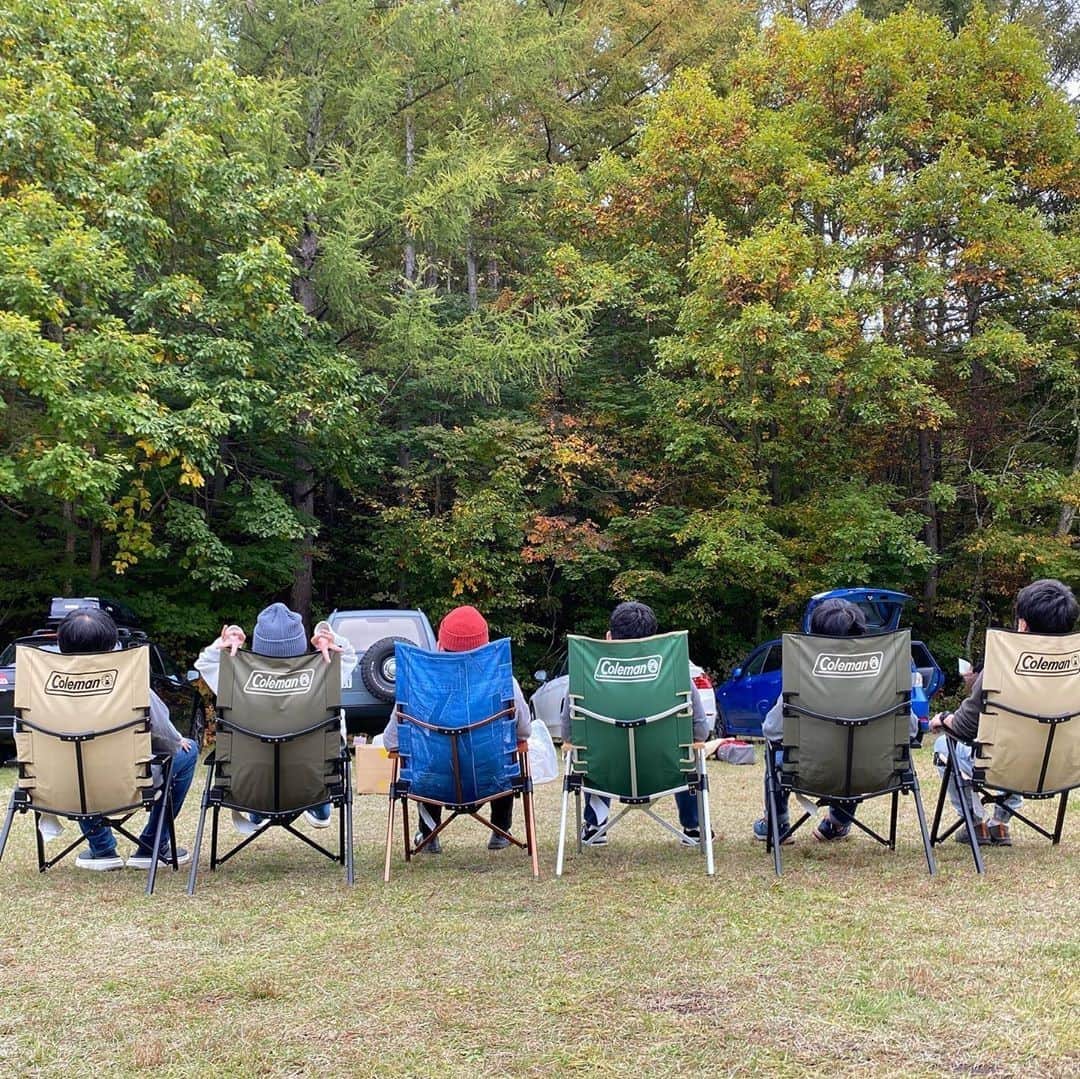 Coleman Japanのインスタグラム：「お気に入りの“レイチェア”でチェアリング💺  📷：@some.garage さん 素敵なお写真ありがとうございました☺️ ・ ━━━━━━━━━━━━━━━━━ #私のコールマン を付けて投稿して頂いた中から素敵なお写真は、コールマン公式SNSでご紹介させて頂きます♪ ━━━━━━━━━━━━━━━━━ ・ ・ ・ #灯そうColeman #灯そうコールマン #灯そう #Coleman #コールマン #Camp #キャンプ #Outdoor #アウトドア #Tent #テント #コールマンテント #コールマンチェア #チェアリング #レイチェア」