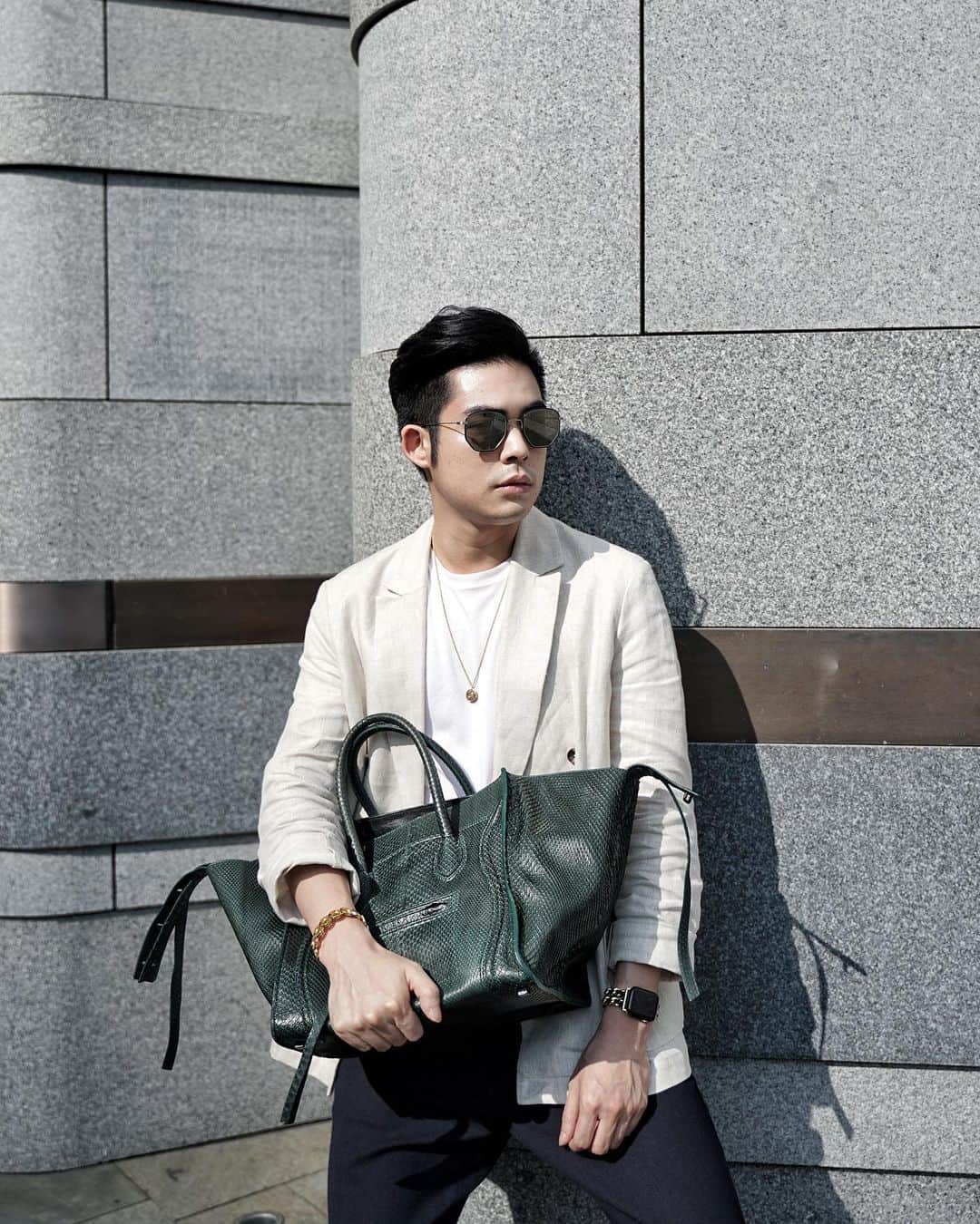 Christoffer Chengのインスタグラム：「The Luggage Phantom was the first bag on my wish list when I first started to have an income ( back in 2012 😛), which made me a huge fan of @oldceline , and today I still think the bag is gorgeous, what do you guys think? 😉」