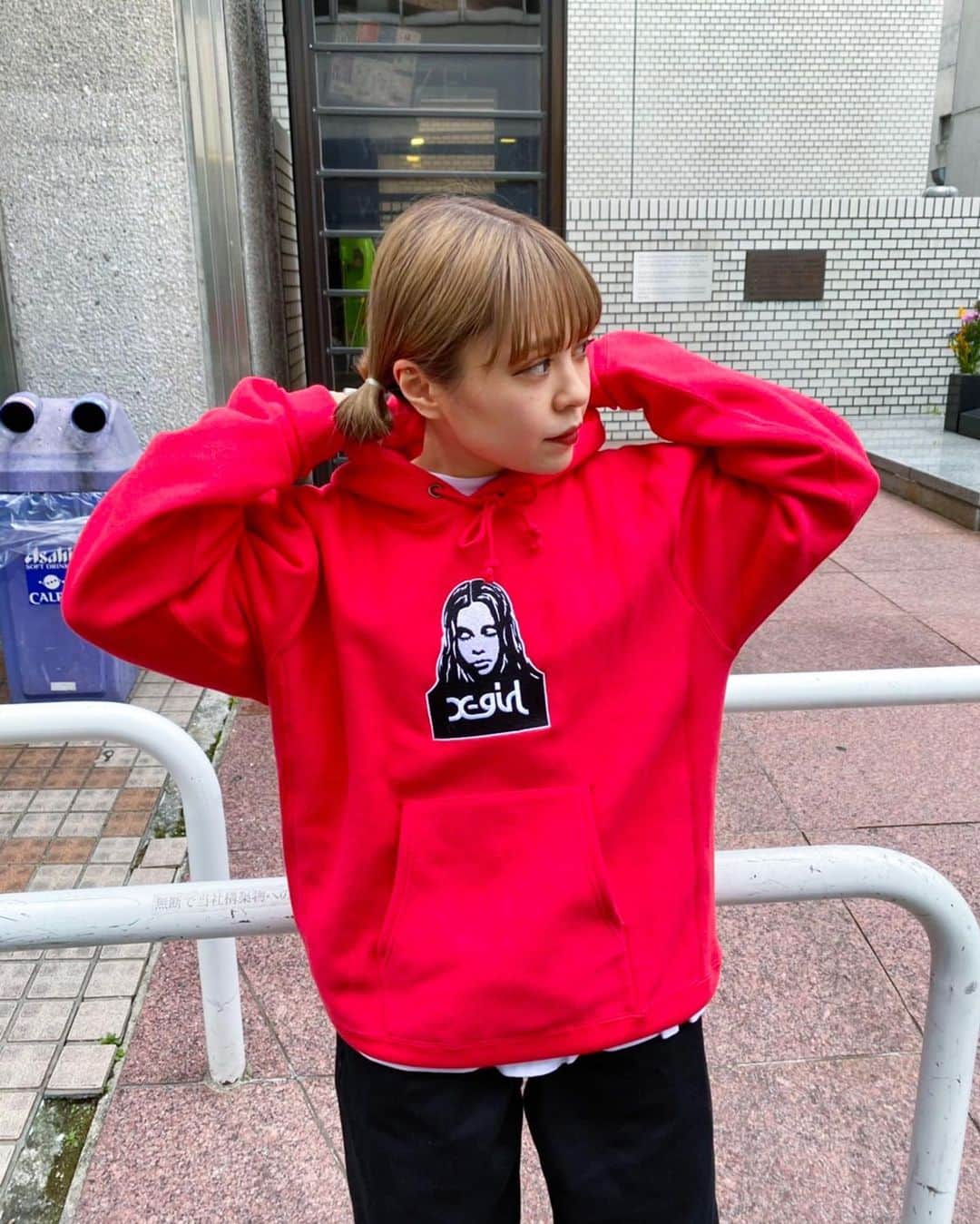 のインスタグラム：「#xgirl_ootd @__wendys2 145cm X-girl HIROSHIMA STAFF ・ ----------------------------- ・ ▪️X-girl × Champion REVERSE WEAVE SWEAT HOODIE ¥14,000+tax (SIZE S) ▪️WIDE TAPERED PANTS ¥12,000+tax (SIZE 0) ・ ------------------------ #xgirl #xgirljp #xgirlus #エックスガール」