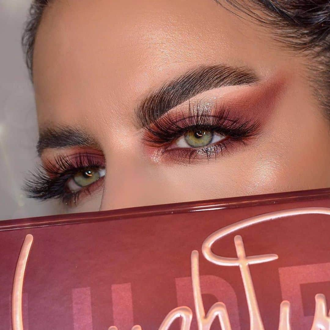 Huda Kattanさんのインスタグラム写真 - (Huda KattanInstagram)「Wow!! Gorgeous ladies serving some #NAUGHTYNUDE eye glam inspo 😍 😍 😍 Which is your FAV? 1,2,3 or 4? @lolo_mua_ @lottixbeauty @petrav.mua @selma_alidini」11月8日 20時08分 - hudabeauty