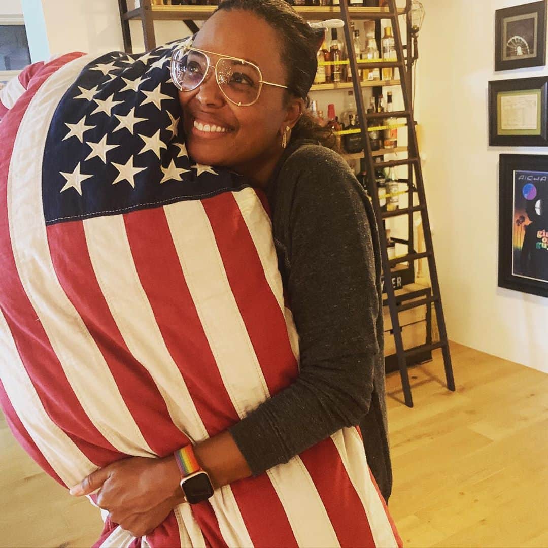 アイシャ・タイラーのインスタグラム：「Thank you, America. I love you. 🇺🇸♥️」