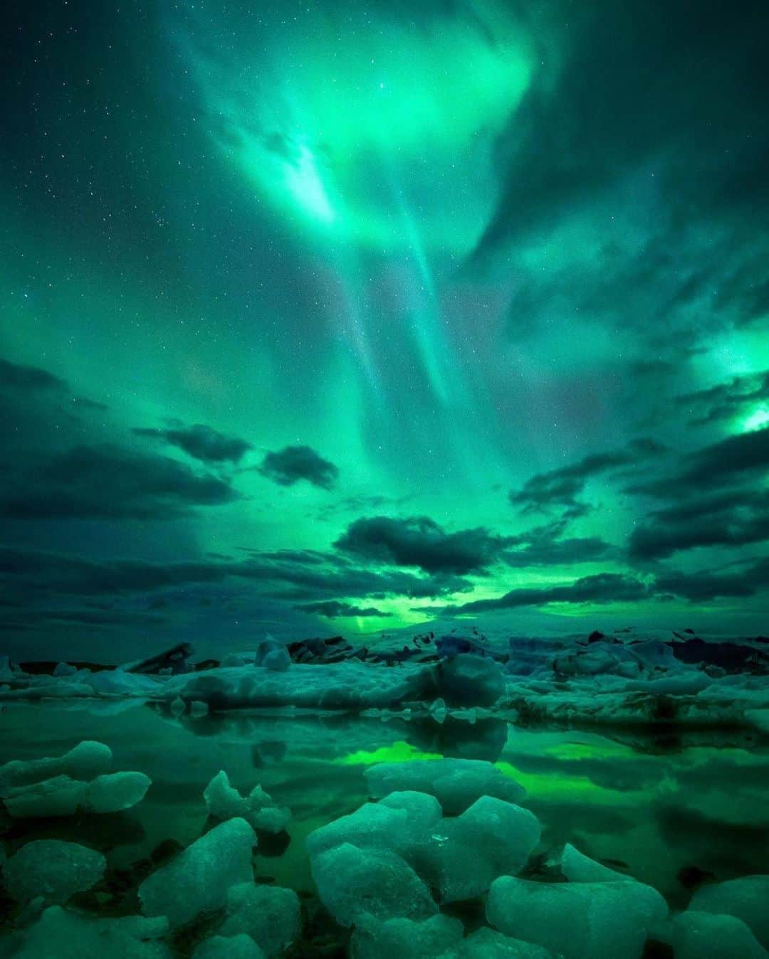 BEAUTIFUL DESTINATIONSさんのインスタグラム写真 - (BEAUTIFUL DESTINATIONSInstagram)「Earth's all-natural light show. 💫 The otherworldly aurora borealis, or northern lights, is a stunning phenomenon that's absolutely indescribable. Bookmark this to capture the moment you see them!  5 BD Tips for Northern Lights Photography ⬇️ 1. Head out to areas with little to no light sources—Tromsø, Kirkenes, and the Lofoten Islands are some prime spots in Norway. 2. Use a tripod or monopod for a steady shot. 3. Make sure that the shutter speed is no slower than 1/200 seconds to ensure sharpness. 4. Use a fast lens and set the camera at a high ISO value to keep the shutter speed as fast as possible. 5. Keep spare fully charged batteries since they tend to lose power faster in cold weather.   With these tips (and a lot of patience), you'll get one step closer to taking excellent Aurora Borealis photos like these. From 1-7, which photo speaks out to you the most?✨  📸 @eventyr 📍 Tromsø, Norway」11月8日 11時12分 - beautifuldestinations