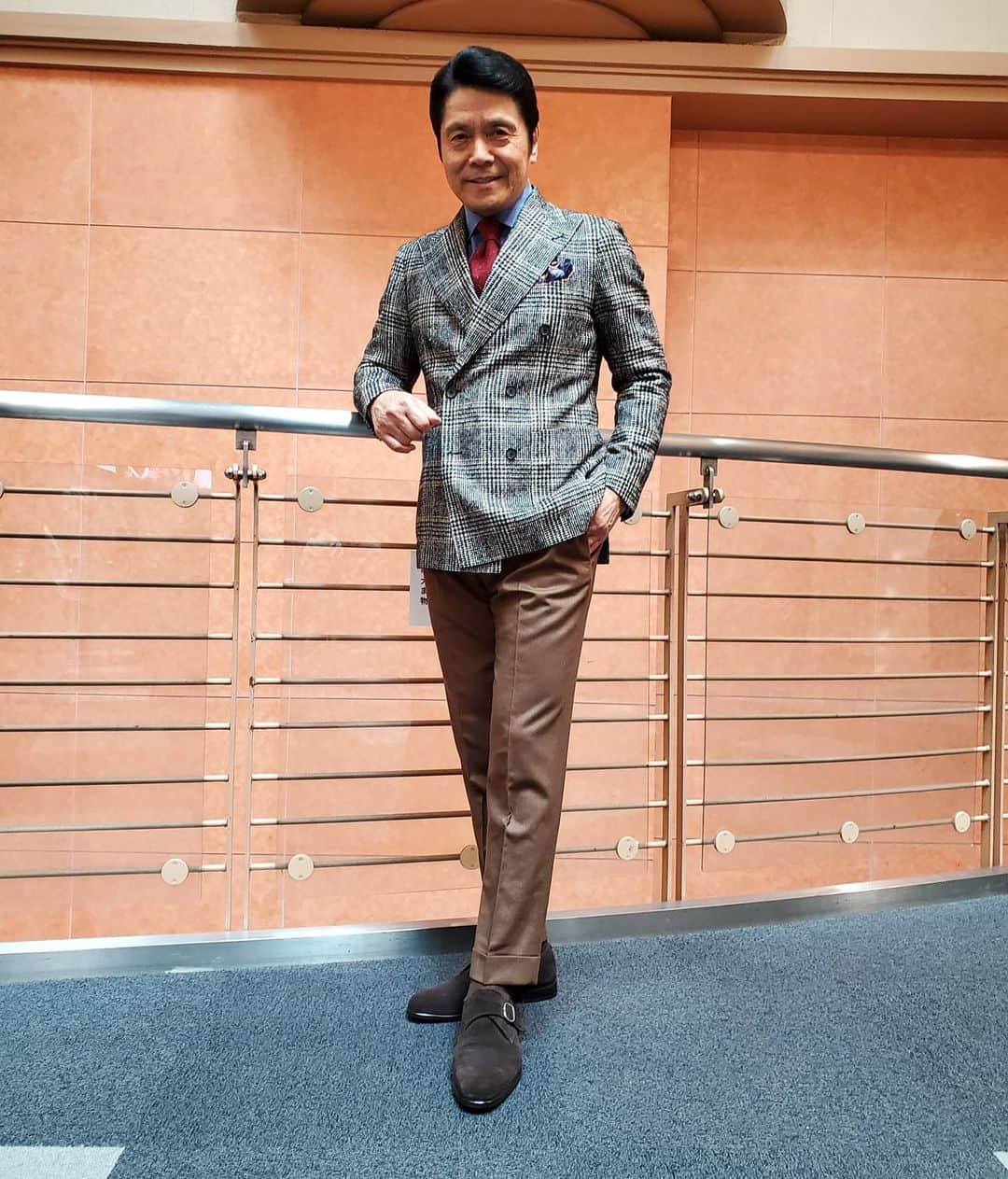 峰竜太のインスタグラム：「#アッコにおまかせ❗ #jacket#tagliatore #tie#liverano_liverano#shirt#doone#pants#incotex#shoes#gannicamtagna」