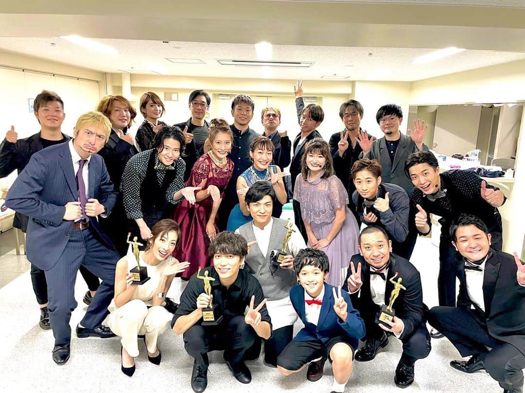 宗本康兵さんのインスタグラム写真 - (宗本康兵Instagram)「出演者全員で（敬称略） #山崎育三郎 #明日海りお  #千鳥 #森山直太朗 #山口太幹  #JP #森山直太朗 #寺町由美子 #吉田玲菜 #流美海 #工藤広夢 #西川大貴 #村井成仁 #竹上良成 #種子田健 #前田雄吾 #鹿討奏 #西方正輝 #伊吹文裕  #門馬由哉 #Ayasa #宗本康兵 #thisisiku」11月8日 11時14分 - munemotokouhei