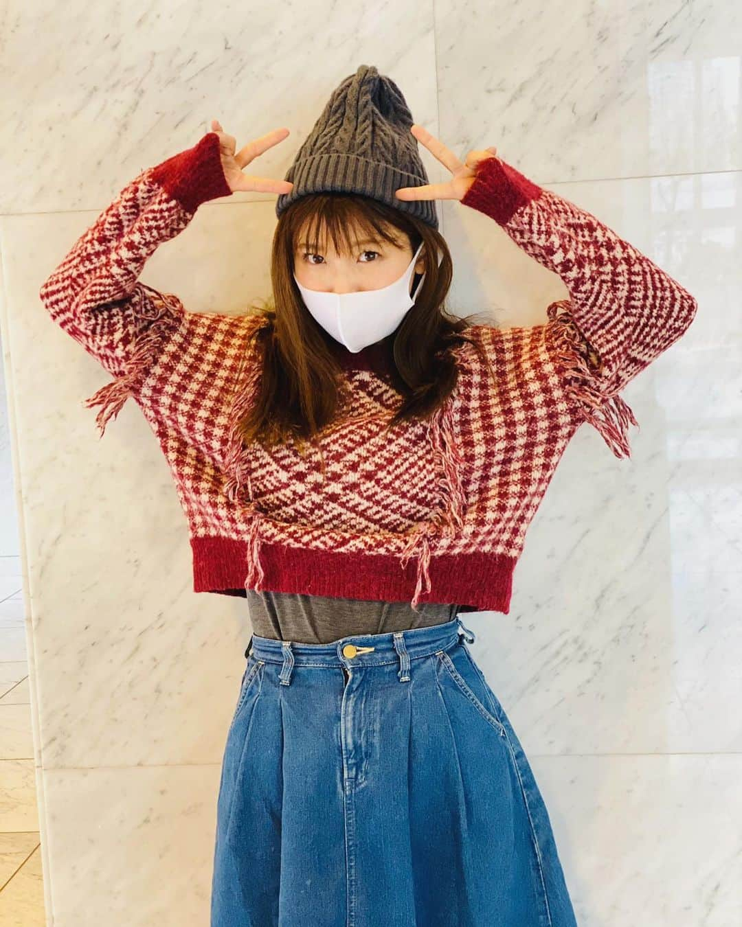 中村愛さんのインスタグラム写真 - (中村愛Instagram)「✌️♡ ・ ・ ・ わ！💦 豪快に ヒートテック見えてましたw  今日も #radio #bayfm #テルサン #ラジオ お聴き頂きありがとうございます♪♪  #お鍋 がメールテーマだったんだけど📩食べたくなりました。 #ラジオあるある  でも外はかなーり暑くなってるよー‼️ #中村愛 #ニット帽 脱ぎました」11月8日 11時47分 - nakamuramura_ai