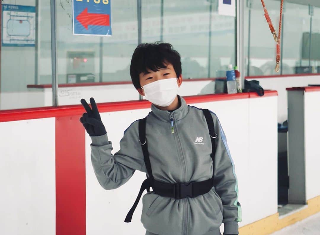 レベッカ・キムのインスタグラム：「peace✌🏻 . . . . .#figureskating」