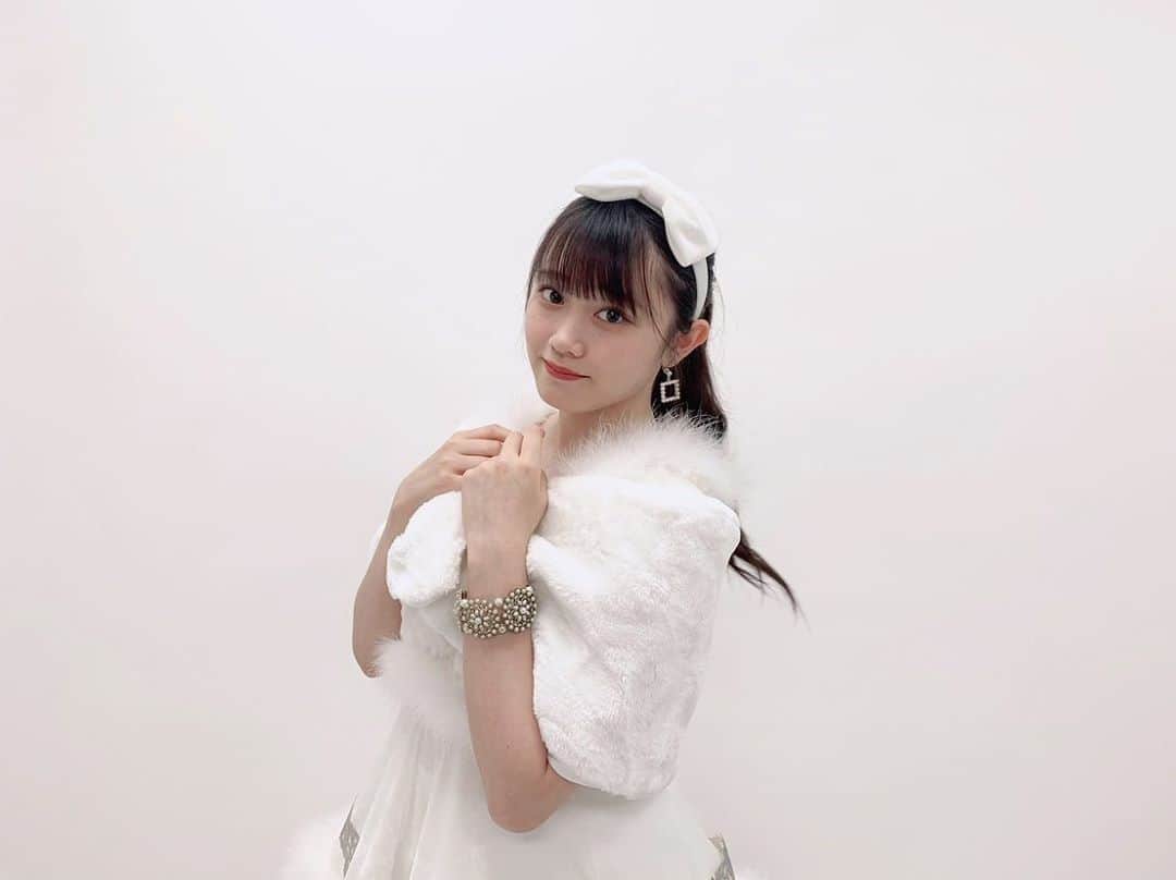 小野田紗栞のインスタグラム：「❄ クリスマスのグッズ 発売されています！ チェックしてね🤍🤍  #tsubaki_factory #つばきファクトリー#小野田紗栞#ハロプロ#クリスマス#衣装#グッズ#雪#まっしろ #アイドル#idol#followｍe」