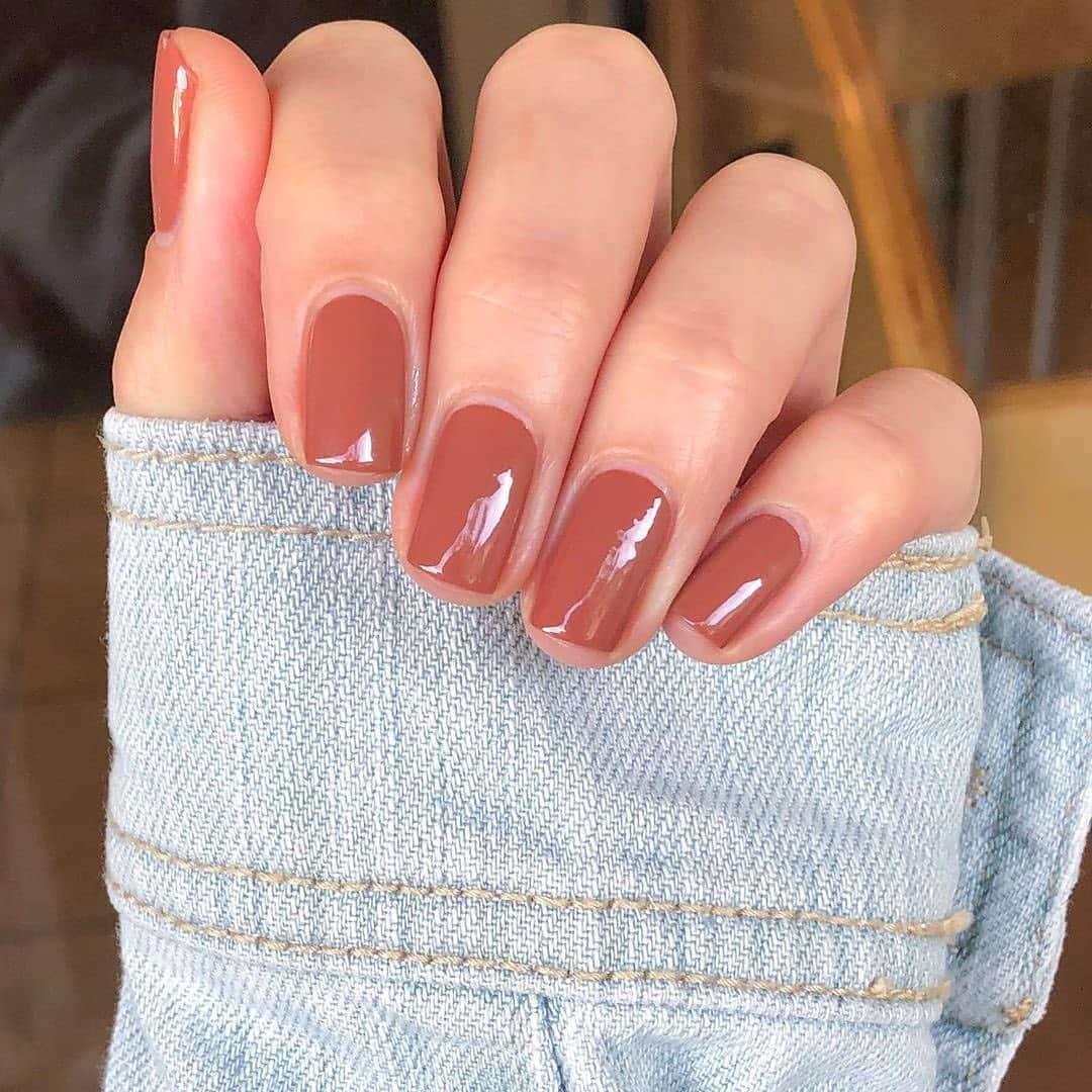 OPIさんのインスタグラム写真 - (OPIInstagram)「#OPIObsessed with this stunning mani featuring #ChocolateMoose 🍫   By: @lovefreshpaint  #OPIObsessed #ColorIsTheAnswer #NOTD #NailSwag #NailsOfInstagram #NailsOnFleek #NailPolish #Nails #OPI #chocolate #brown #brownnails」11月8日 11時56分 - opi