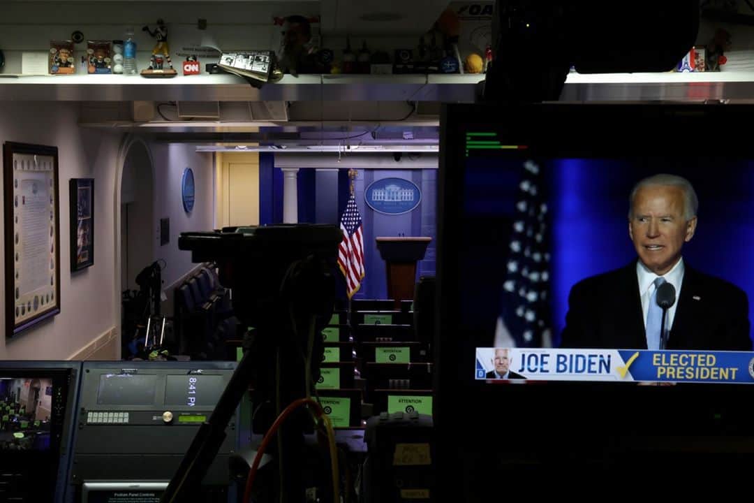 NBC Newsさんのインスタグラム写真 - (NBC NewsInstagram)「President-elect Biden is shown on a TV in the White House Briefing Room as he gives a victory speech in Wilmington, Delaware.⁠ ⁠ 📷 Alex Wong / @gettyimages」11月8日 11時58分 - nbcnews