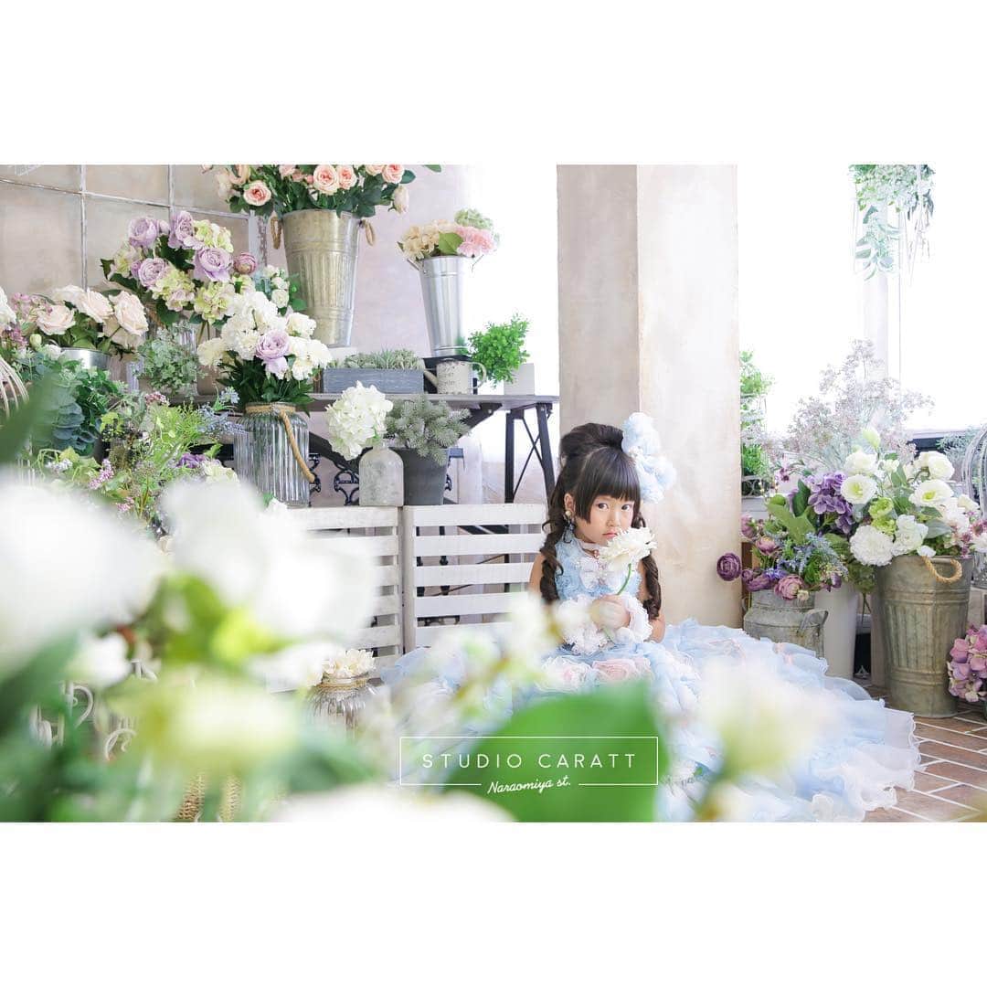 スタジオキャラット奈良大宮通り店のインスタグラム：「. ⇨ #kids_japan_ootd ☺︎♩*＊ . . . 平日撮影はご予約まだ空きがございます✨ ゆっくり撮影されたい方におススメです♪ . . . .  #スタジオキャラット奈良大宮通り店 #奈良フォトスタジオ #カメラ#スタジオ#ベビーフォト#キッズフォト#キッズスタジオ#七五三#100日祝い#お宮参りフォト #マタニティ #成人式 #753#photostudio#camera#photographer #l4l#キッズコーデ#スタジオキャラット#フォトスタジオ#写真館#奈良#奈良フォトスタジオ #写真好きな人と繋がりたい#ファインダー越しの私の世界#キッズファッション#カジュアルフォト#おしゃれフォト#自然光撮影」