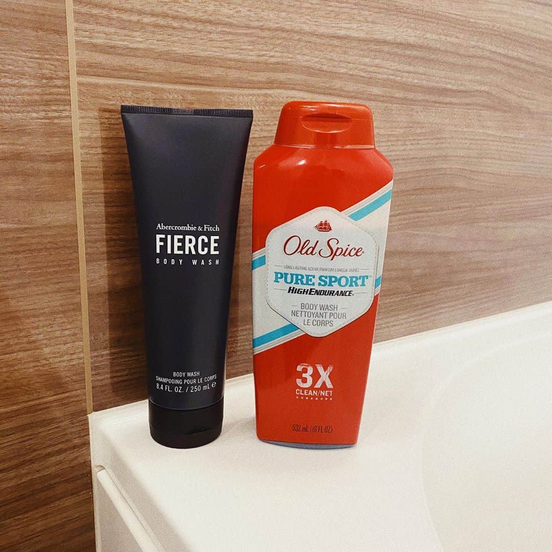 i_am_romikoのインスタグラム：「もう何年も使い続けてるOLDSPICE🌿 アバクロのBODYWASHもおすすめ！ #oldspice #bodywash #アバクロ#ピュアスポーツ」