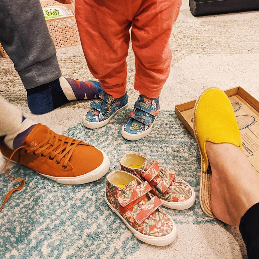 シービーズのインスタグラム：「It runs in the family. #showupinseavees」