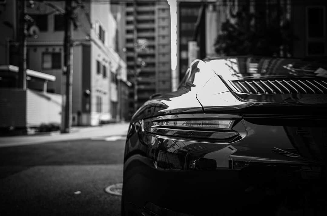 FIVE FOCUS takarada_officialさんのインスタグラム写真 - (FIVE FOCUS takarada_officialInstagram)「After a long time car wash.. at @porsche   #porsche #carreragts #911 #9912gts #洗車 #久しぶり #アルカンターラ #pccb #fivefocus #洗車日和 #日曜日 #車 #car #leica #leicaphotography #leicam10monochrom #monochrome #f4f #lifestyle   @mottosatoshi @soborodon22 @shimisun @mkyohei @reo0615 @fumihikokawaura @roadwayboss @gon.taku08 @yohtakao @porschecenter_kitaosaka @taroshin.official @kuniyoshi.n @scr_angler_kyobashi」11月8日 12時21分 - takaradayuuya