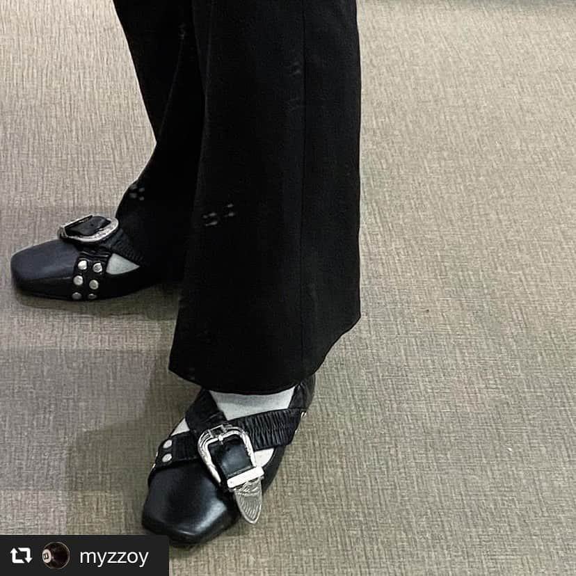 TOGAさんのインスタグラム写真 - (TOGAInstagram)「#repost @myzzoy TOGA PULLA SHOE AW2020 Cross strap ballet Available at TOGA stores. ・ #togaarchives #togaarchives_online #toga #togapulla #togapullashoe #shareyourpulla #togapulla20aw #トーガ #トーガアーカイブス #トーガプルラ」11月8日 12時29分 - togaarchives