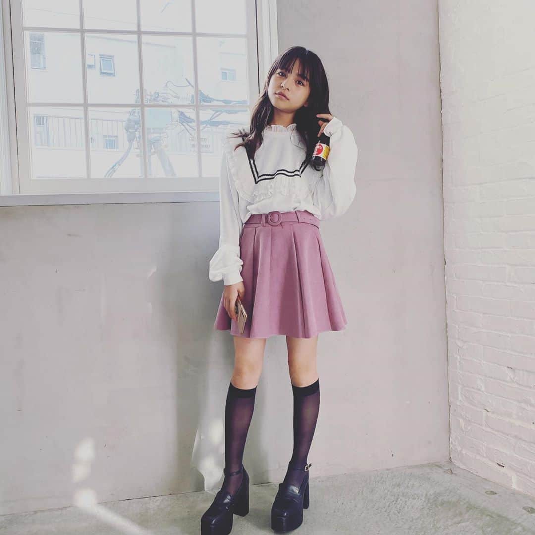 ニコ☆プチのインスタグラム：「お姉さんっぽくなったコハナの私服👠✨﻿ ﻿ ﻿ でもまだまだおてんばなところも💕﻿ ﻿ ﻿ #ニコプチ﻿ #有坂心花」