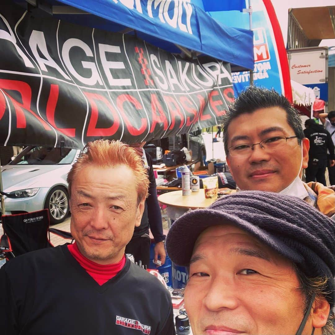 田中和さんのインスタグラム写真 - (田中和Instagram)「PORSCHE祭＠赤煉瓦 久々に、カリスマ(笑)黒ラベル・メカニックのsakura樋口兄貴と、 HIDライト普及の先駆けcruize鶴見、もう25年越えのお付き合いですね〜 楽しかったです！ありがとうございました♪ #garagesakura  #cruize  #porsche」11月8日 13時06分 - kazz620