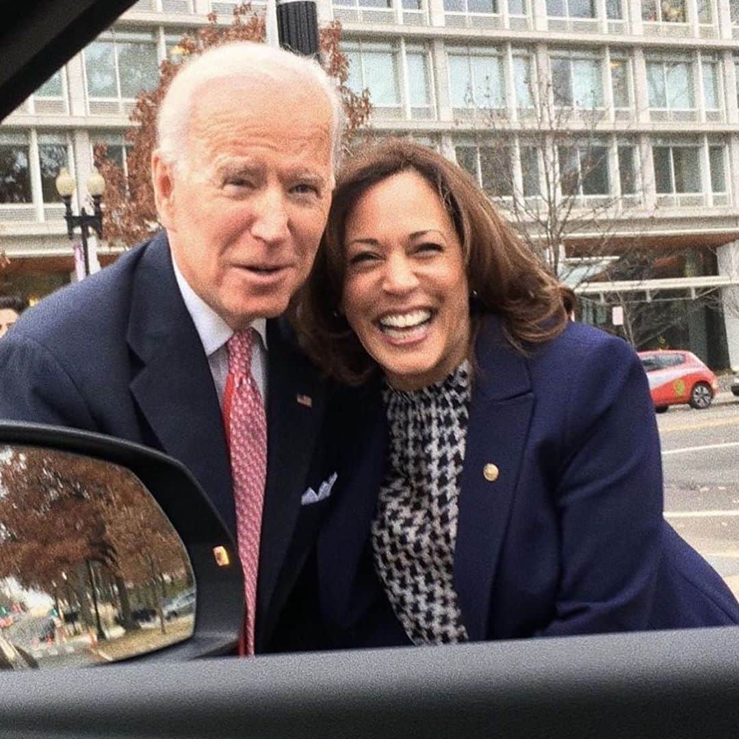 ニコール・トルンフィオのインスタグラム：「I don’t know about you, but I like good people. #bidenharris2020 🇺🇸🇺🇸🇺🇸🇺🇸🇺🇸🇺🇸🇺🇸 my faith in humanity is restored, I’m excited, I’m relieved, it’s like a weight has been lifted..... it’s been 4 years of this 🤦🏻‍♀️, NO MORE, now we can unite and work together to a better tomorrow, a world we can be proud to leave our children to flourish in. I am officially unpacking my bags because I was about to change my country of residence. Today is a good day. Night fam x」