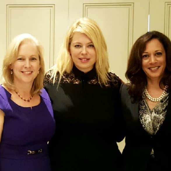 アマンダ・デ・カディネットのインスタグラム：「This was in 2015 when my friend @kirstengillibrand asked me to moderate a conversation with her and then Attorney General of California @kamalaharris .I’ve had the honor of knowing and interviewing these bad ass  women multiple times since then, and today only 5 years later Kamala  is #vicepresident of the U.S. What an incredible trajectory, what a profound journey to witness and I’m so excited for what she is going to bring to her new position . #MadameVicePresident #KamalaHarris」