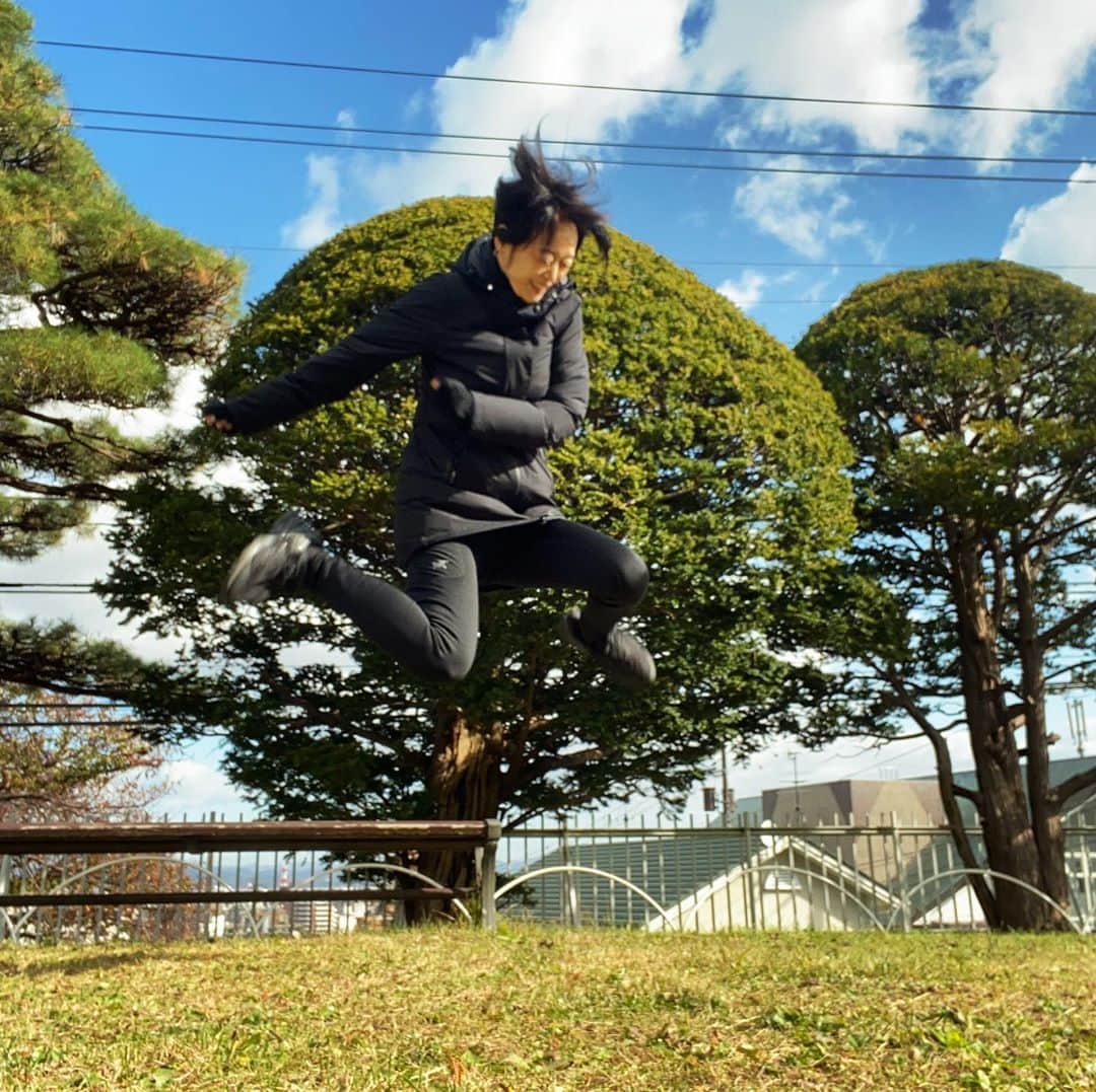 畑亜貴さんのインスタグラム写真 - (畑亜貴Instagram)「飛べた…一瞬飛べたよ(錯覚 #アキハタ勢いある写真修行」11月8日 13時35分 - akihata.jp