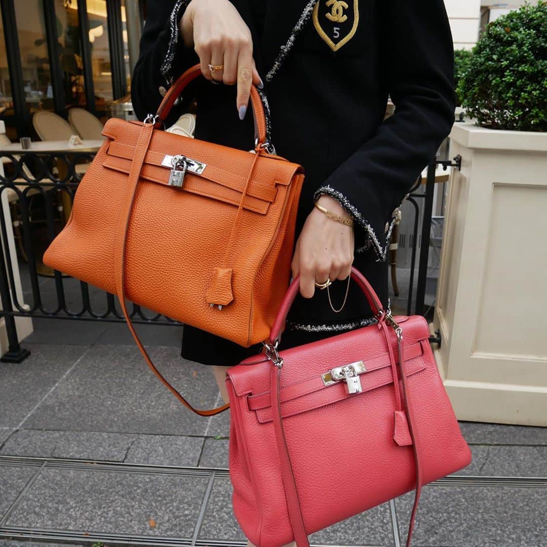 Vintage Brand Boutique AMOREさんのインスタグラム写真 - (Vintage Brand Boutique AMOREInstagram)「HERMES Kelly32.  🔍 On website search forAO17988(Orange), AO24132(Pink).  ✈️Free Shipping Worldwide 📩DM for more info ➡️info@amorevintagetokyo.com   #ヴィンテージ #エルメス  #ヴィンテージエルメス #アモーレ #アモーレトーキョー #表参道 #青山 #東京 #hermes #vintage #vintageHermes #amoretokyo  #amorevintage #tokyo」11月8日 13時40分 - amore_tokyo