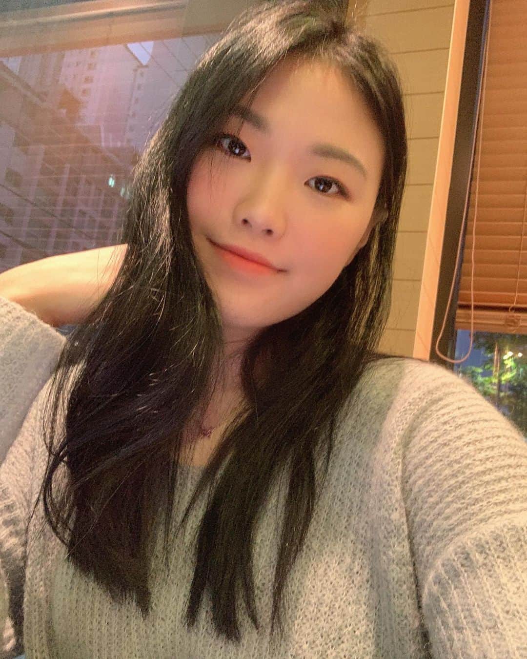 金海珍のインスタグラム：「벌써 겨울❄️ 올해 시간이 너무 빨리 지나간다😭 . #2020년 #보내기싫어」