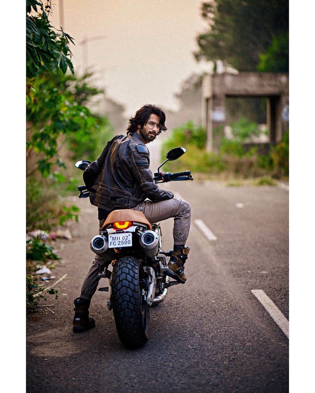 シャーヒド・カプールのインスタグラム：「#morningride」