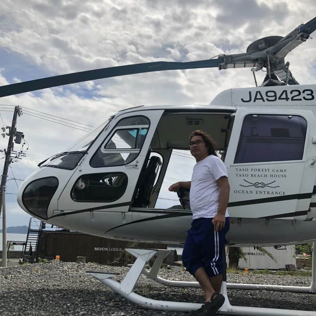 中岡創一さんのインスタグラム写真 - (中岡創一Instagram)「本日のイッテQ  地元奈良県プラス三重県で  ロッチ中岡Qtubeやらせてもらいました！！  地元ってテンションアゲアゲ⤴️  おバカさんが集まって 一生懸命おバカ動画に挑んでますので  笑ってやってもらえませんでしょうか？  #中岡がテンション上げたら周りは下がる #中岡は地元を隠して活動しろ #中岡の地元貢献度はゼロに近い #奈良は中岡の出身地が奈良と公表してない #奈良は中岡の受け入れを拒否すべき #おバカさんは中岡１人のみ #おもろかったら笑ったる #おもろかったらいいねもらっとけ」11月8日 13時51分 - lottinakaoka